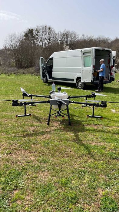 DJI Agras T30 Combo с 3 батерии, зарядно, форсунки, кит за дървета