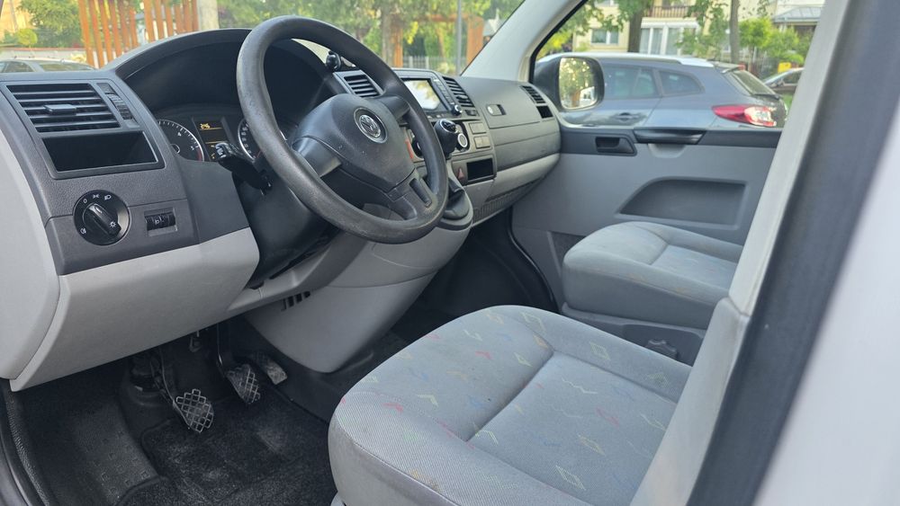 Volkswagen Transporter T5 2.0 TDI * An 2013 * 5 Locuri  * Extralung * Autoutilitara N1 * Euro 5 * Cutie Manuala