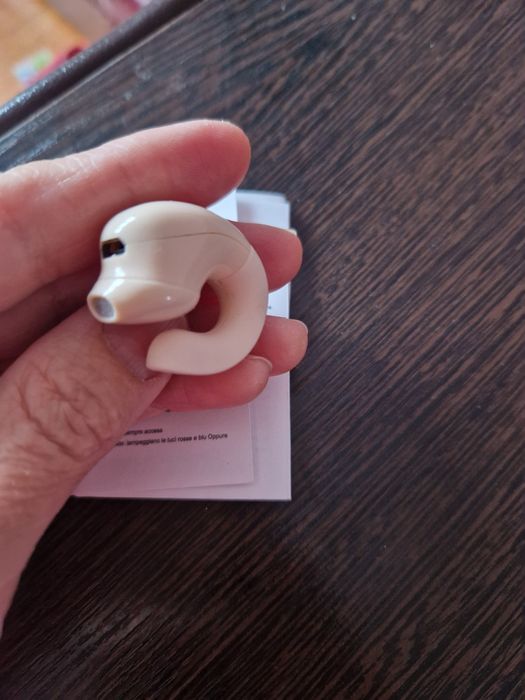 Беспроводной наушник