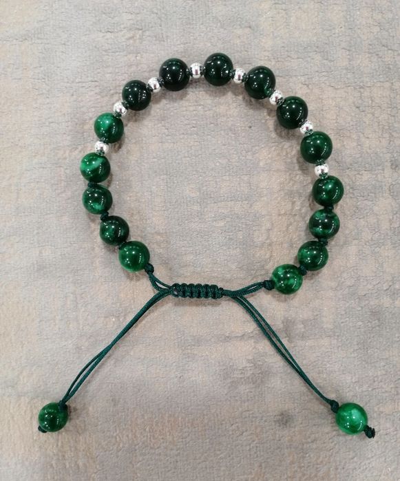 Vând brățari noi, din pietre naturale și biluțe argint, pentru femei