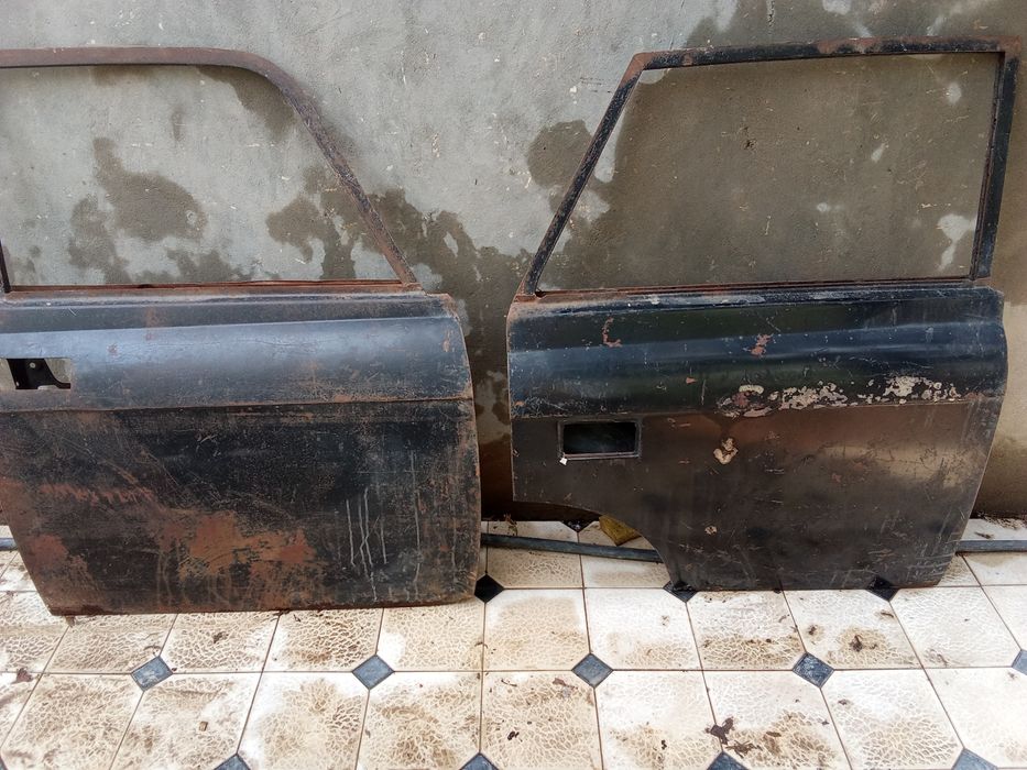 Продам двери для автомобиля москвич Ижевский сквич Ижх.З Х.Х.х