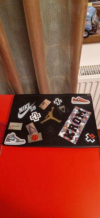 Vând laptop gaming MSI katana