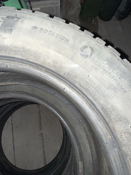 Продам зимние шины 185/65/R15 Michelin