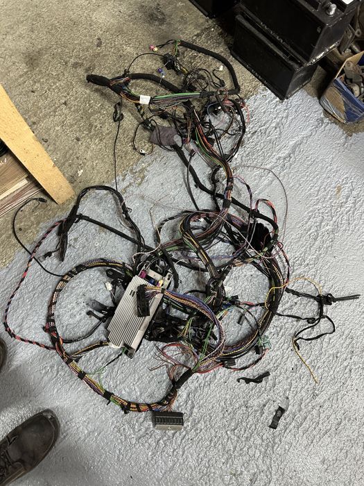 Instalatie electrica harman kardon combox bmw f10