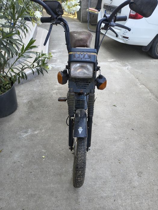 Motoretă cu petale