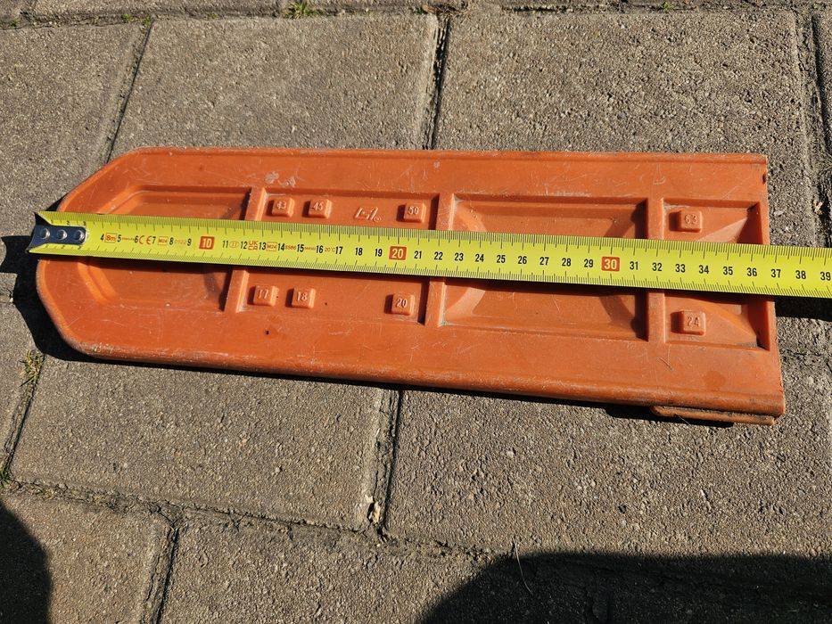 Vând Apărătoare Lamă Drujbă Stihl, În Stare Foarte Bună, 37 cm Lungime