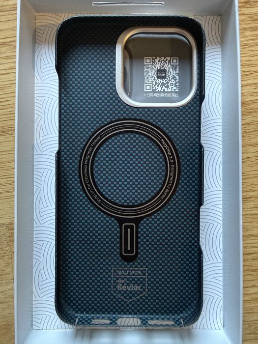 Нов Benks ArmorTint Kevlar за iPhone 16 Pro Max