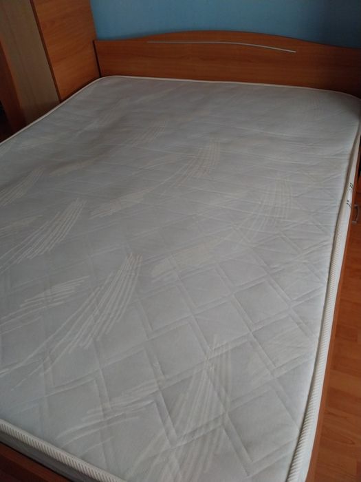 Vănd pat matrimonial