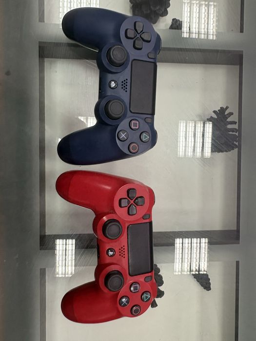 Playstation 4 с два джойстика