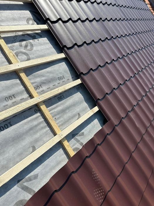 Reparații acoperisuri montaj țiglă metalica  izolați polistiren