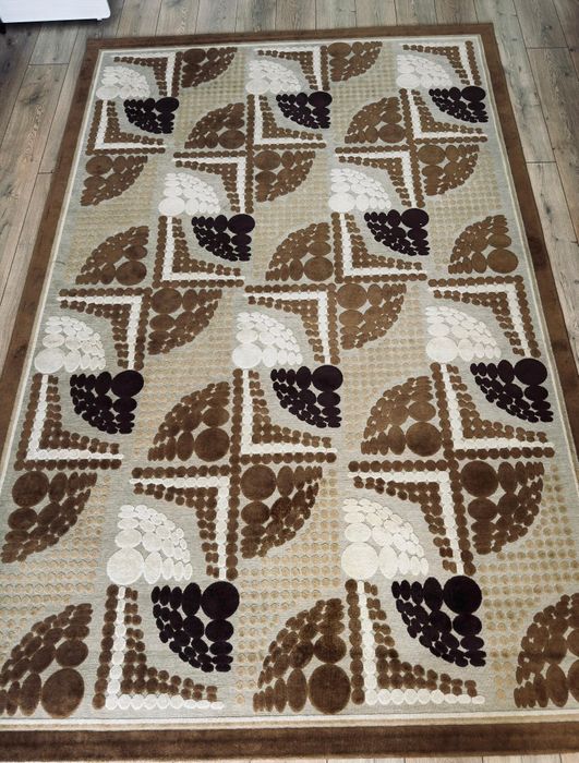 Продам ковёр 2.3