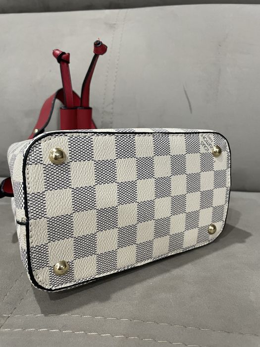 Vând geantă Louis Vuitton