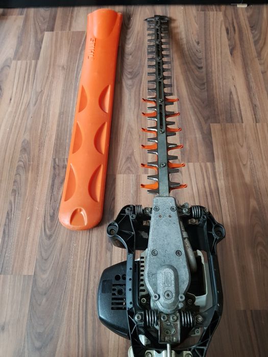 Foarfecă de tuns gard viu Stihl HS 82 R  lamă de 75 cm