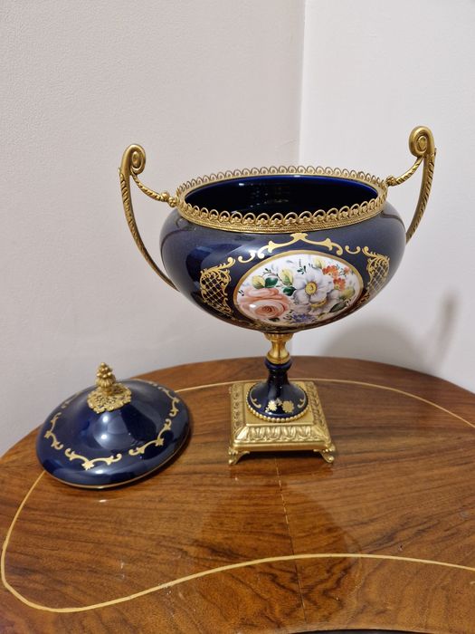 Уникална антикварна френска порцеланова купа Limoges