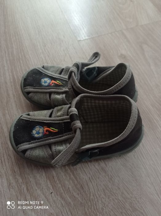 Продам летнюю детскую обувь, сандали