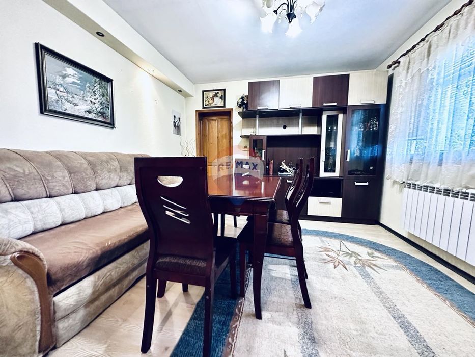 Продава се Къща в Добрич, Център - 150 кв.м за 600 €/кв.м - Снимка #4