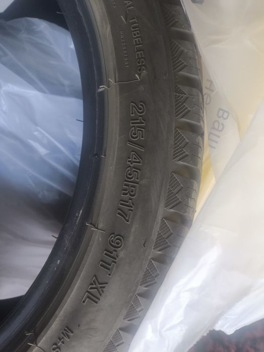 Зимняя резина 215/45 R17