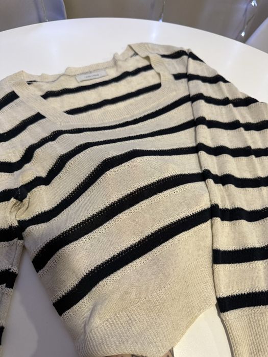 Лонгслив с вырезом