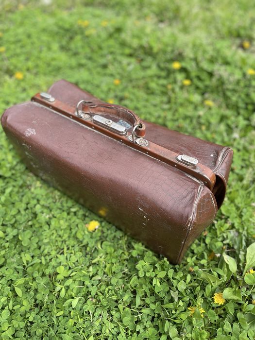 Продам Антиквариат саквояж,чемодан,дипломат-чемодан