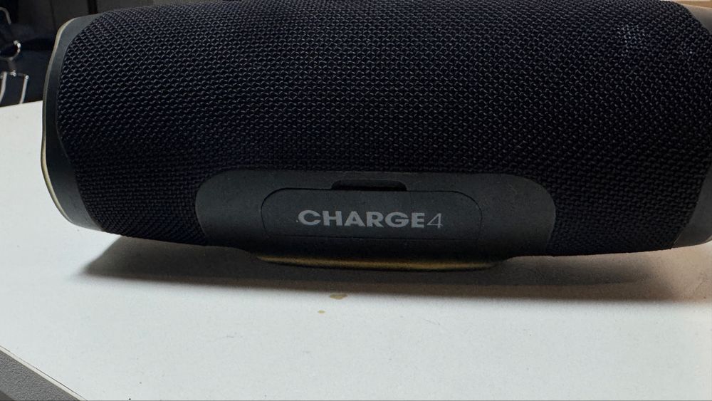 JBL CHARGE 4 оригинал