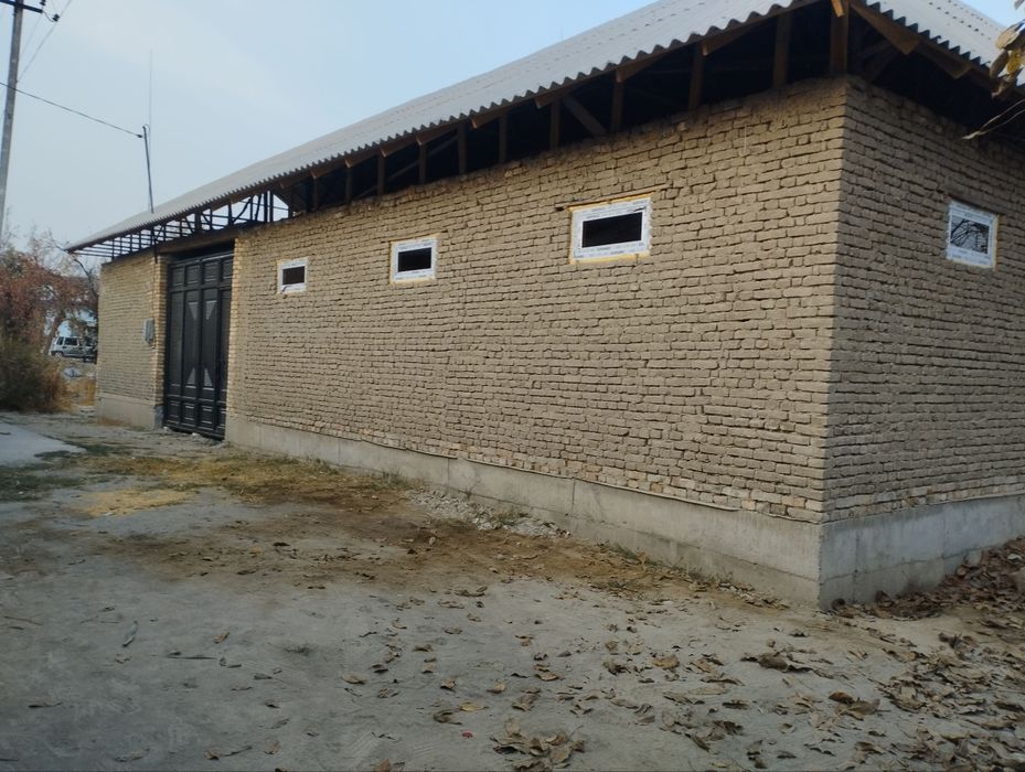 Xovli uy sotiladi yolni boyida