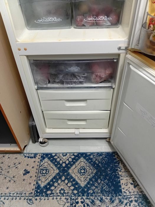 Холодильник Snaige.