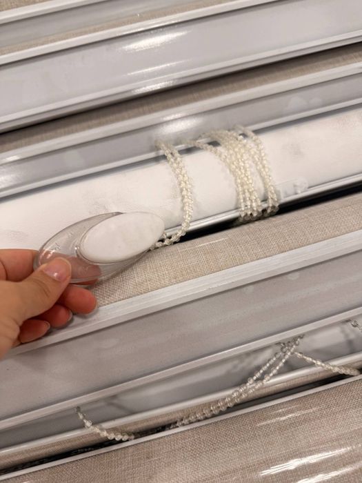 Rollo blek aut. Razmeri. 150x180.Dan 35ta bor hammasi yangi tel 936141