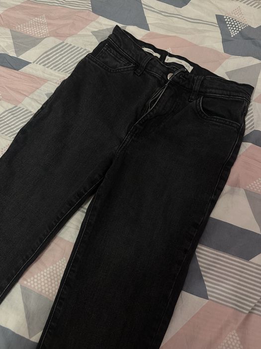 Чисто черни нови дънки