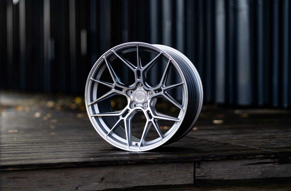 Jante Japan Racing JR51 / 5x120 / 5x112 / 5x114,3 / 5x110 / 5x118