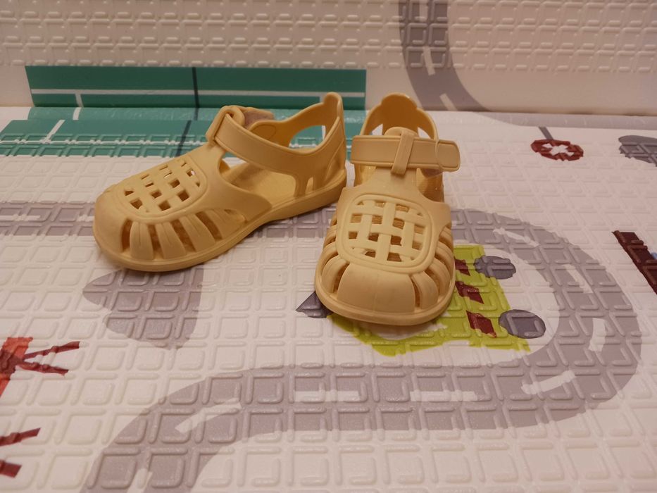 Детски сандали - размери 21/22