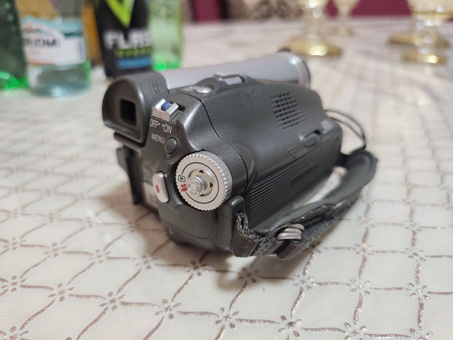 Panasonic kamrea sotiladi mini kasetali