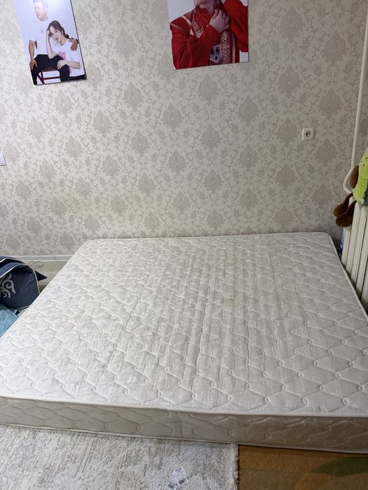 Продам матрас в отличном состоянии
