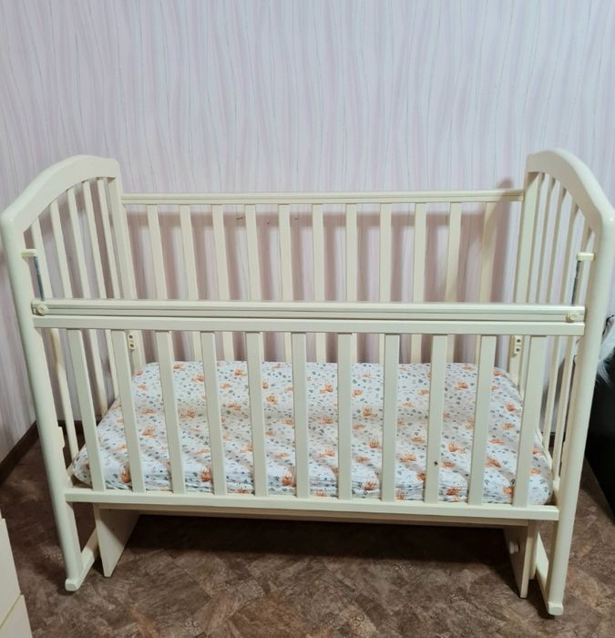 Продам детскую кроватку