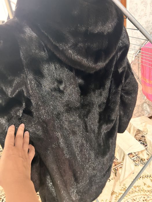 Шуба  норковая черная