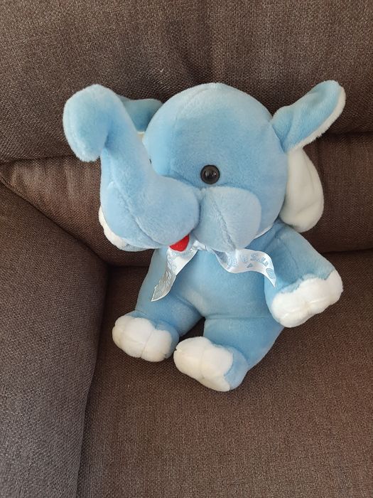 играчки нови 2бр.цената е обща