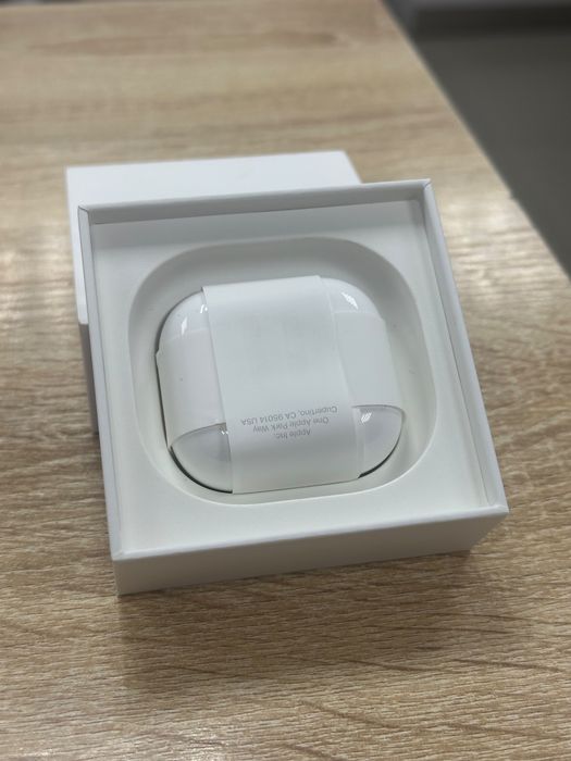 AirPods 4 (TM79)