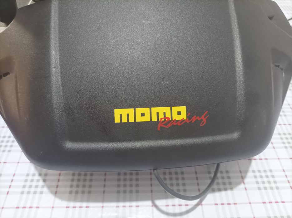 Продаю руль Logitech MOMO racing