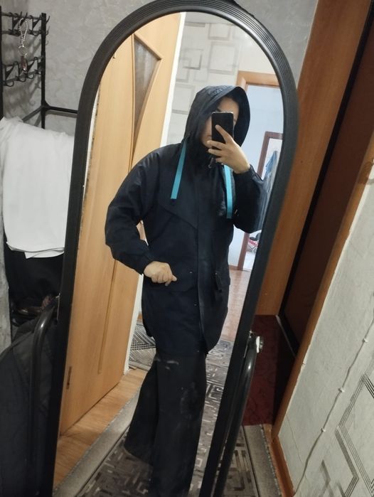 Продам ветровку размер до 50го