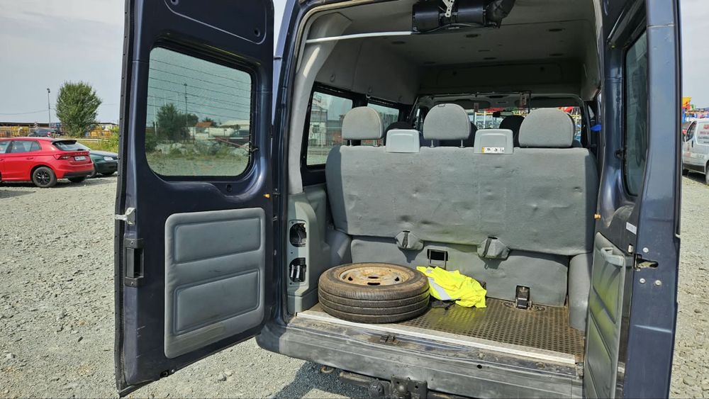 Ford Transit 2.2 8+1