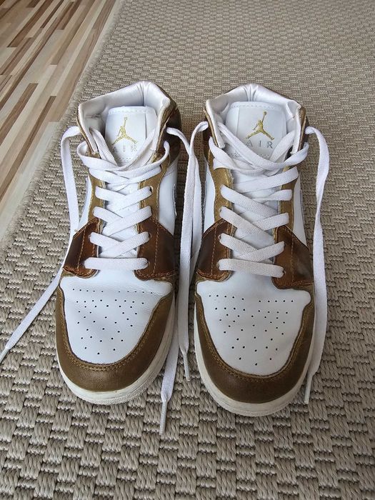 Air Jordan 1 Retro High Metallic White Gold 39 EU за Момиче