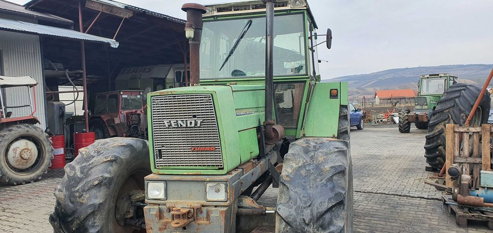 Dezmembrez tractor Fendt 615 ls