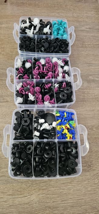 Набор автомобильных клипс