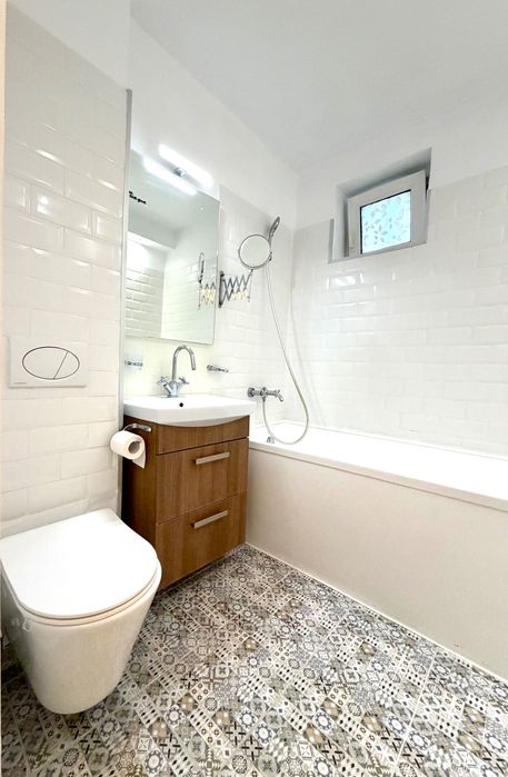 Închiriez apartament