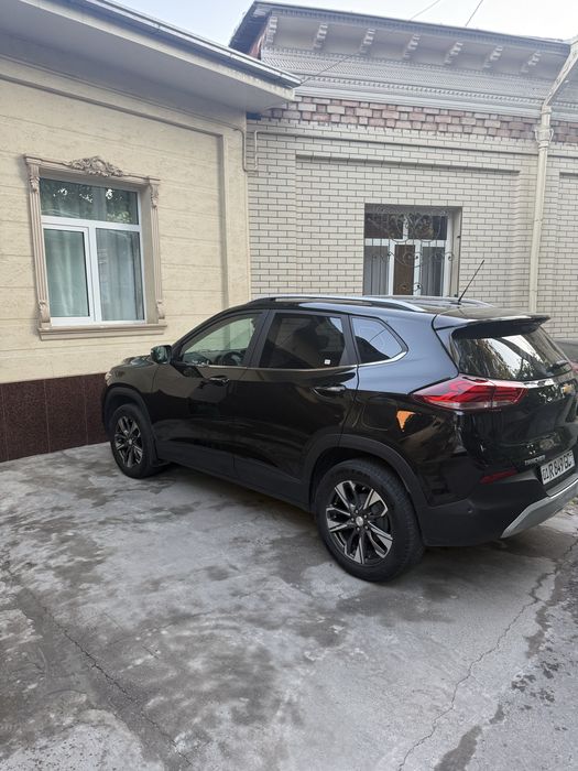 Trecker Premier sotiladi