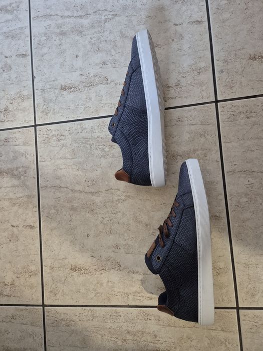 Pantofi de piele noi 43