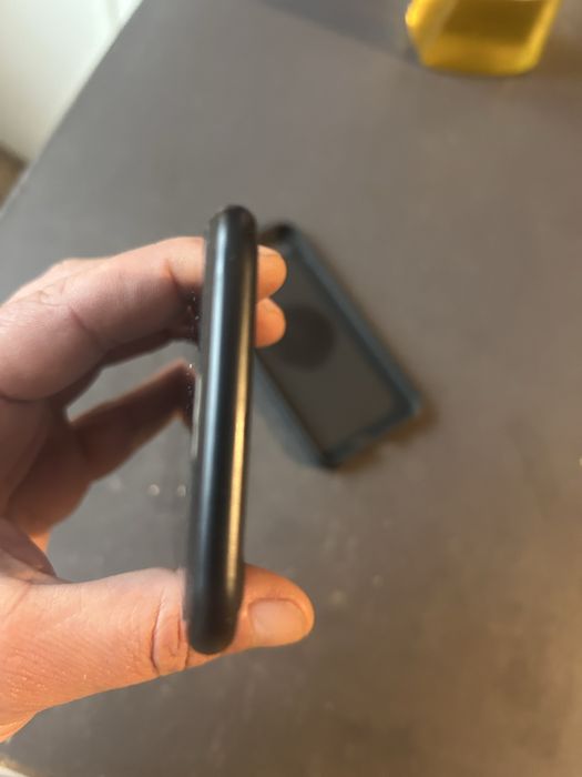 Iphone CE 2022 в добро състояние