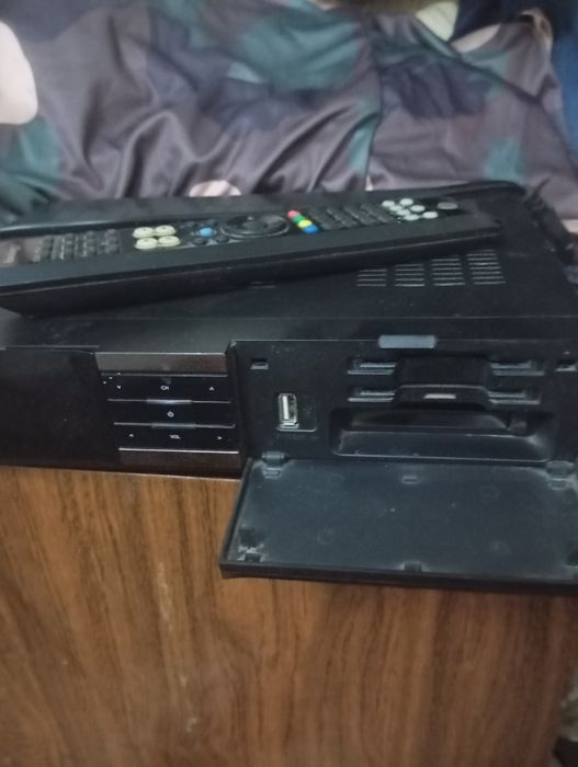 Продается спутниковый тюнер Skyway