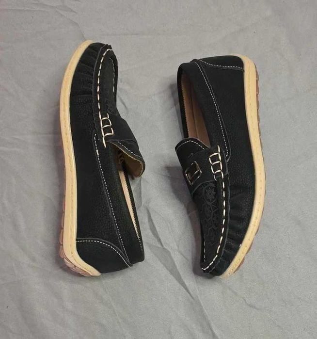 Black and white loafers , marimea 33