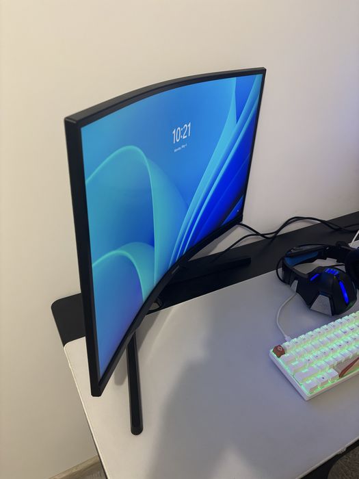 Vand PC Gaming RTX 5060 / 32GB RAM / 1TB SSD – Rulează orice joc modern