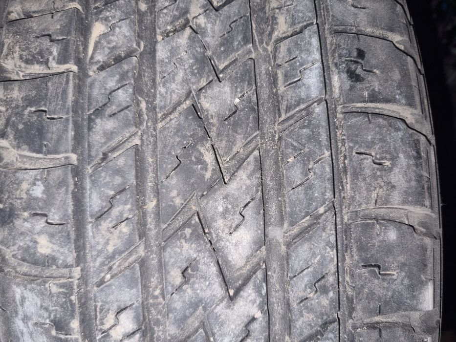 Продам шины bridgestone 225/60 R17.